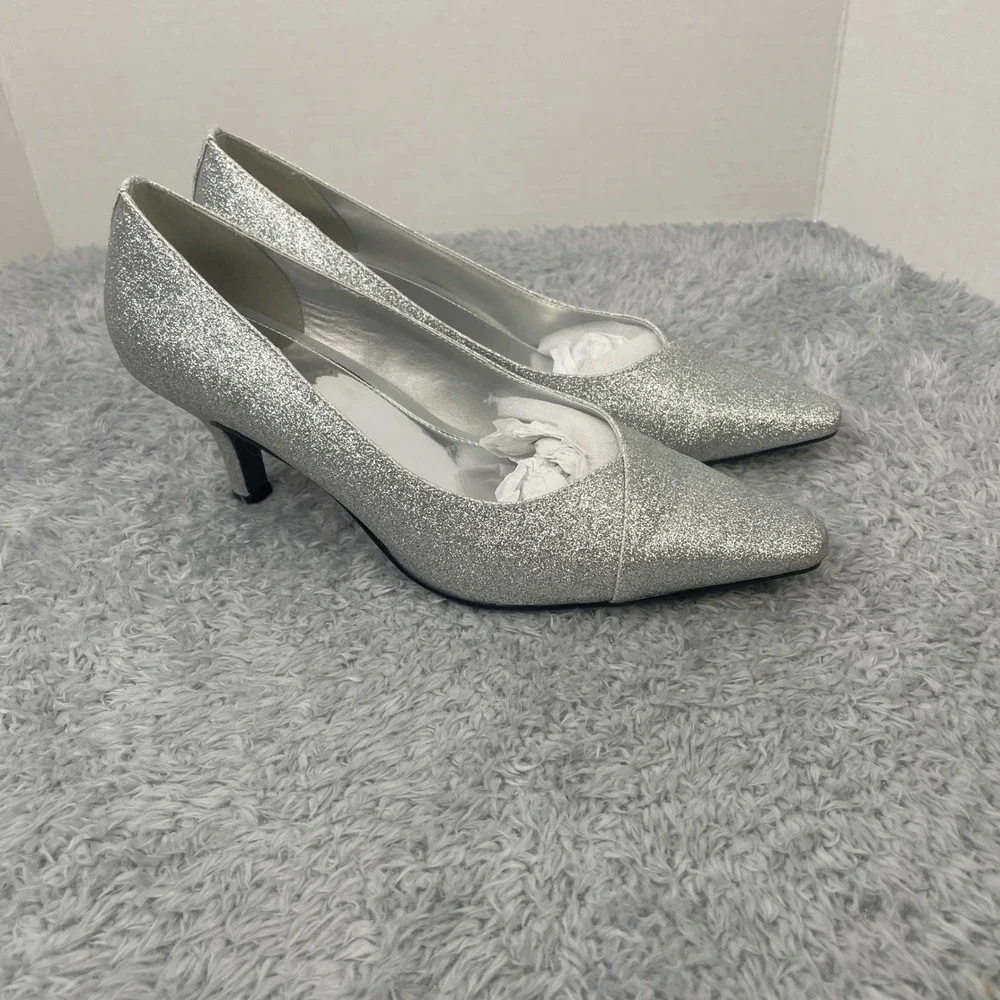 Easy Street Alive 5 Pumps Womens 8.5WW Silver Glitter Pointed Toe Kitten Heels